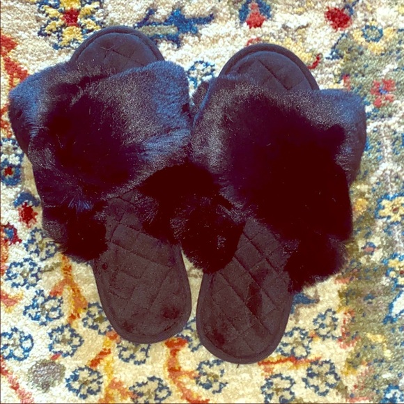Shoes - Cozy and cute furry house slippers